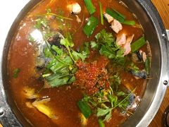 -野山舂·贵州现舂酸汤火锅(鸿通城店)