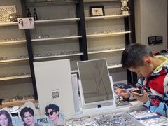 -瑞司视光眼镜·蔡司战略合作眼镜店(新街口店)