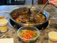 -肖肖酸萝卜鱼火锅(总店)