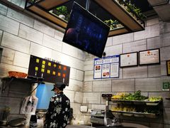-愉肴麻辣香锅(中北镇店)