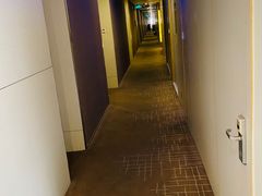 -卡罗酒店(东门晒布地铁站店)