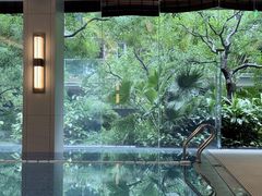 -领晟体育蓝天花园室内游泳馆