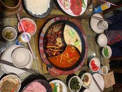-老房老舍重庆火锅(假日城市店)