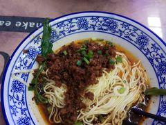 -渝之汇牛肉豌杂面