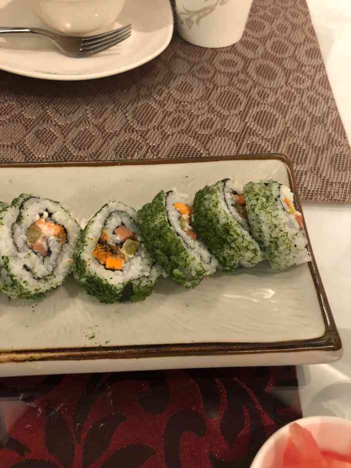 三摩地素食餐厅-"在人气满满的咖啡一条街,停车位虽然不少,.