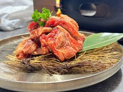 -草家酱蟹炭火烤肉店(珲春南路二店)