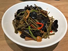 珍菌山野菜-上关雪東北菜(中房金谊店)