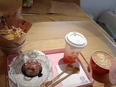 -喵屿·大理花园猫咖
