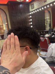 -东方先生国潮男士理发馆