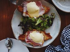 -ROAST coffee & eatery