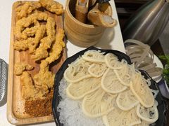 -老房老舍重庆火锅(假日城市店)