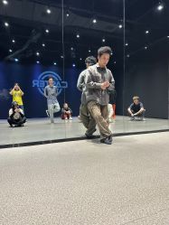 -CASTER跳舞俱乐部