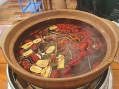 -广味炭炉鸡煲(宝业路分店)