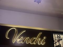 门面-VENCHI 闻绮(上海佛罗伦萨小镇店)