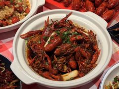 -肥小宝·金牌油焖大虾(襄阳龙虾地标店)