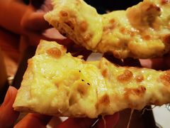 烫嘴金枕榴莲披萨-HELLO 27 意面·沙拉·帕尼尼