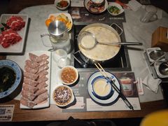 -尚尚仙·酸汤猪手·猪肚鸡火锅(华联万柳购物中心店)
