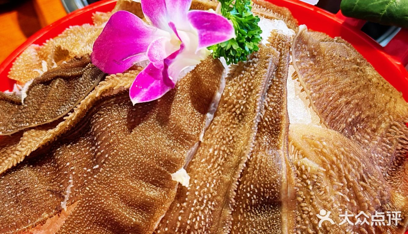 在上海市场吃串串也太爽了吧