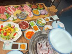 -明洞阿姨·韩式酱蟹烤肉·创意料理(三元桥店)