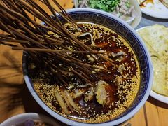 -大众跷脚牛肉馆·非遗传承单位(峨眉山店)