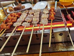 -哈尔滨小酒馆·鲜肉现穿自助烧烤(康新花园店)