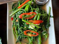 -Chom Cafe and Restaurant