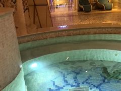 -麓湖国际水疗