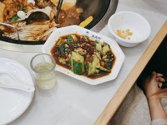 -鲁员外地锅鸡地锅鱼(龙湖江东天街店)