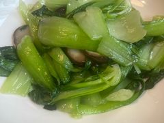 -渝信川菜 · 川味家常菜(财富购物中心店)