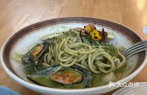 Basil Seafood Cheese Pasta