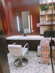 -AKOZO Beauty Salon