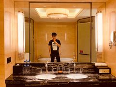 -成都保利公园皇冠假日酒店(熊猫基地店)