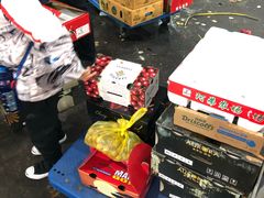 -上海龙吴水胜海发市场