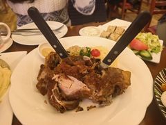 德式烤猪肘配酸菜土豆泥-申德勒加油站西餐厅(日坛路总店)