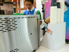 -全家便利店(襄阳南路店)