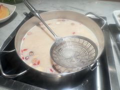 -尚尚仙·酸汤猪手·猪肚鸡火锅(华联万柳购物中心店)