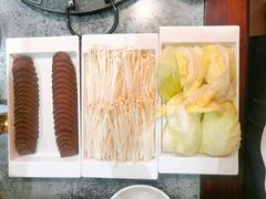 -八次方巴乡石锅鱼·金海湖水库活鱼(谷丰东路店)