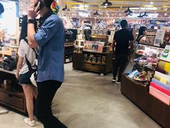 -LOG-ON(海港城店)