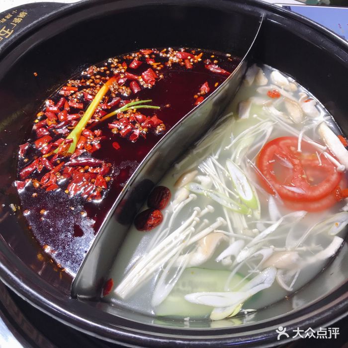 钢管厂五区小郡肝串串香(天河北店)鸳鸯锅底图片 第742张