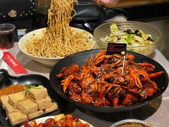 -巴厘龙虾·榜首油焖大虾(音乐学院·沿江酒馆店)