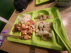-同济大学本部学苑饮食广场