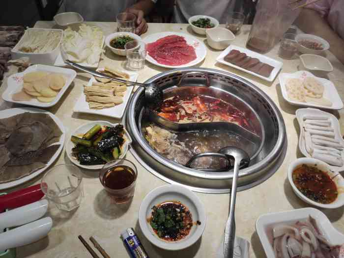 川妹火锅(衡阳一店)-"味道班,不怎么好吃,有点贵,主要的是空调.