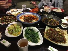 -鸿通城购物中心