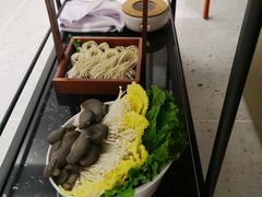 -红鼎豆捞·非遗鲍皇汤火锅(宝丰路店)