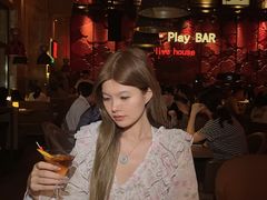 -FOUR PLAY BAR