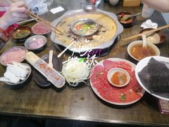 -渝嘴小老弟老火锅(华新村店)