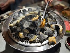 招牌活烤鳗鱼-围炉肉舍•炭烤活鳗•丹东海鲜烤肉(步行街店)