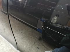 -鲨鱼皮汽车凹陷玻璃修复(静安店)