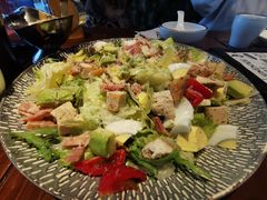 牛油果考伯沙拉-Local泰莲庭(虹鳟鱼店)