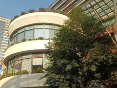 -瑞虹新天地月亮湾